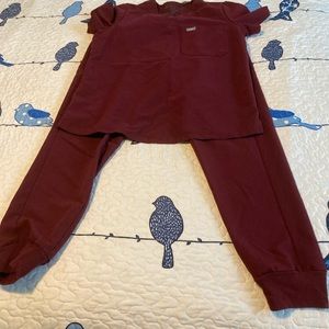 Figs scrubs set Small Women Burgundy